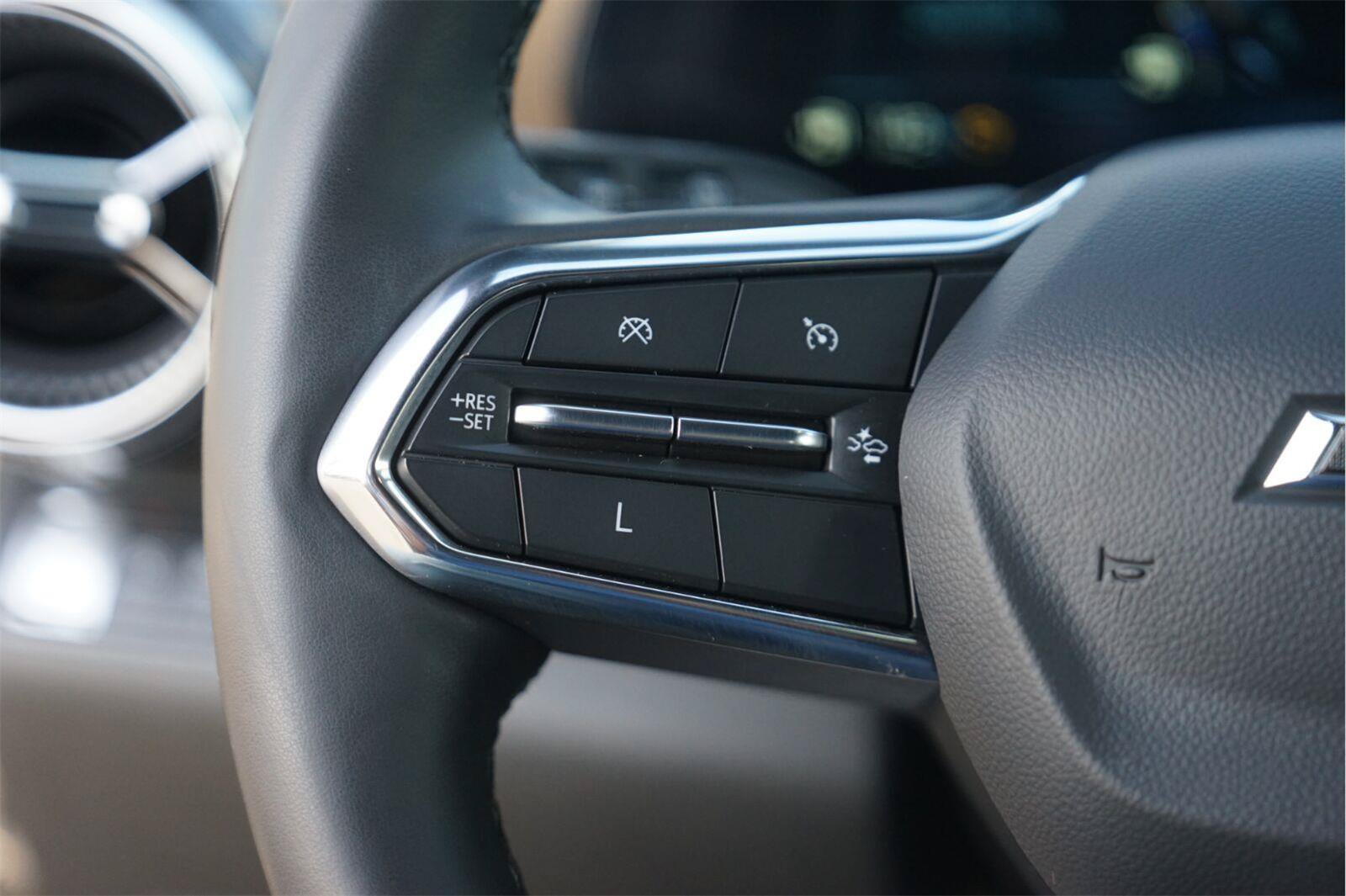 Used 2025 Chevrolet Equinox ACTIV FWD image 22