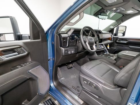 Used 2026 GMC Sierra 2500 Denali w/ Denali Reserve Package image 15