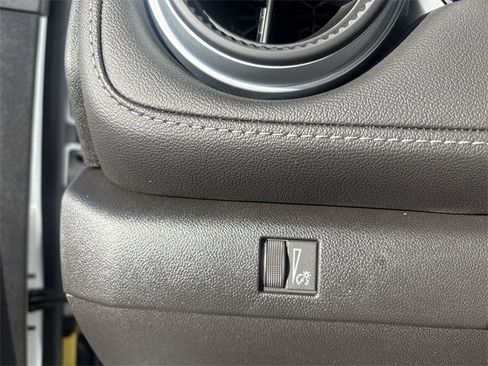 New 2026 Chevrolet Colorado LT image 18