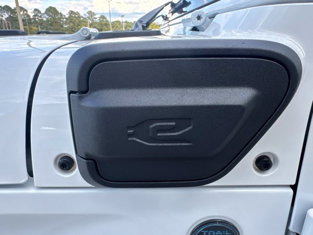 Used 2025 Jeep Wrangler Unlimited Sahara AWD/4WD image 23