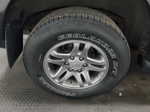 Used 2005 Toyota Sequoia SR5 image 20