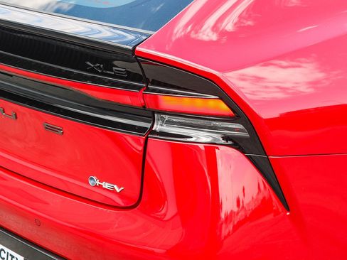 New 2026 Toyota Prius XLE FWD image 10