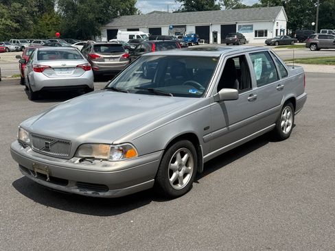 Used 1998 Volvo S70 FWD image 1