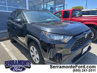 Used 2020 Toyota RAV4 LE w/ All Weather Liner Package AWD/4WD video 1