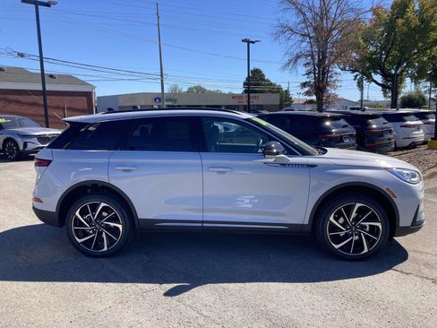 New 2026 Lincoln Corsair Reserve image 2