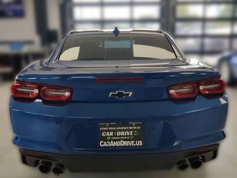 Used 2022 Chevrolet Camaro LT w/ Technology Package image 7