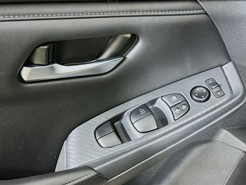 Used 2024 Nissan Sentra SV image 15