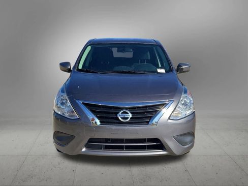 Used 2016 Nissan Versa SV image 9