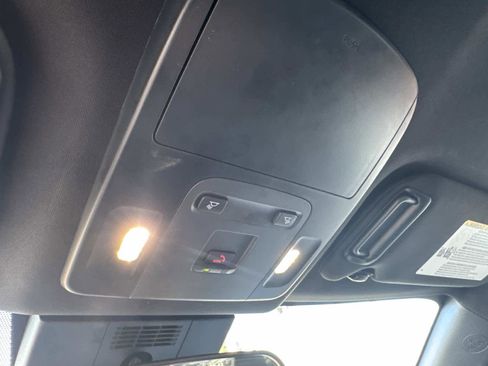 Used 2025 Toyota Camry SE image 33