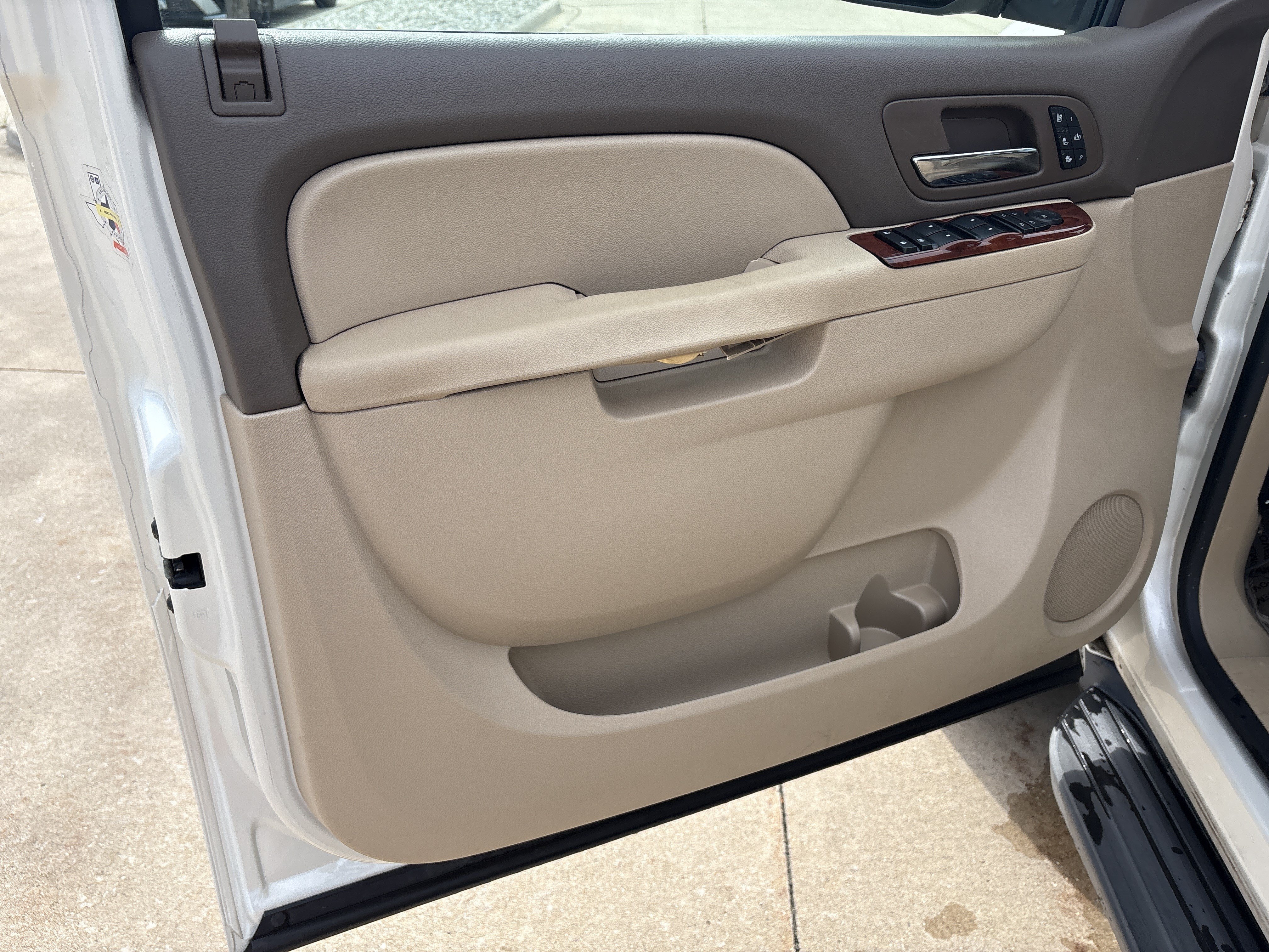 Used 2013 Chevrolet Suburban LTZ AWD/4WD image 10