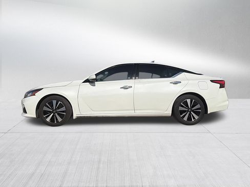 Used 2020 Nissan Altima 2.5 SV FWD image 10