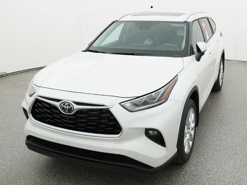 New 2026 Toyota Highlander Limited image 16