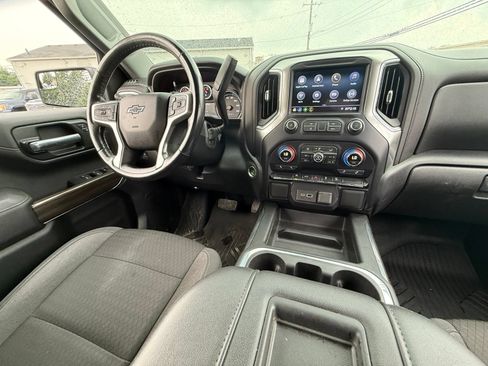Used 2021 Chevrolet Silverado 1500 LT Trail Boss AWD/4WD image 3