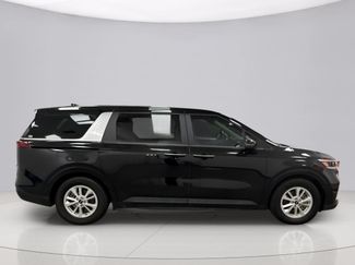 Used 2024 Kia Carnival LX FWD video 2