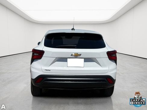 Used 2025 Chevrolet Trax LS image 6