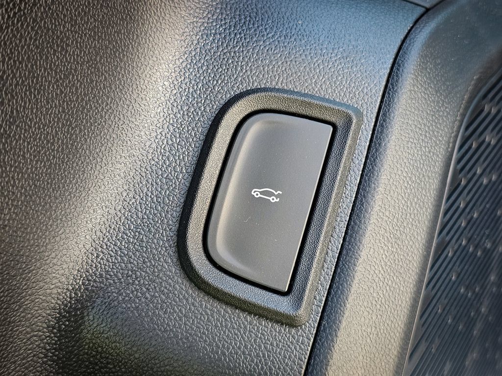 New 2027 GMC Terrain Elevation w/ Elevation Premium Package AWD/4WD image 12
