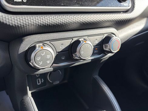 Used 2025 Nissan Kicks Play S image 23