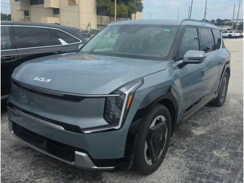 Used 2024 Kia EV9 Land w/ Towing Package AWD/4WD image 1