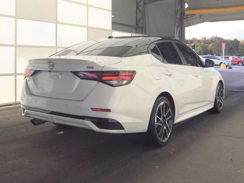 Used 2025 Nissan Sentra SR w/ SR Premium Package FWD image 4