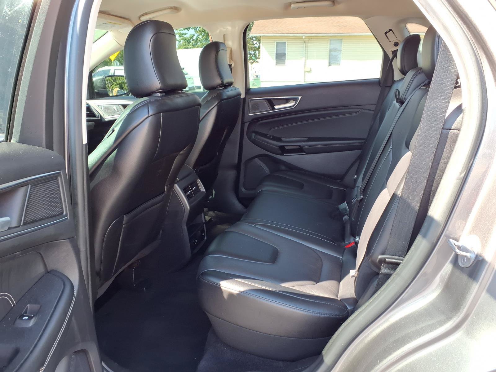 Used 2022 Ford Edge Titanium AWD/4WD image 19