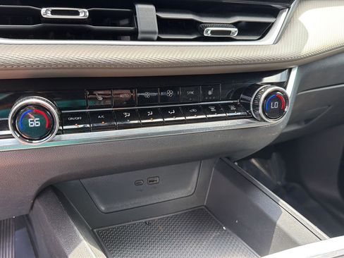 Certified 2025 Chevrolet Equinox LT w/ Convenience Package II FWD image 26