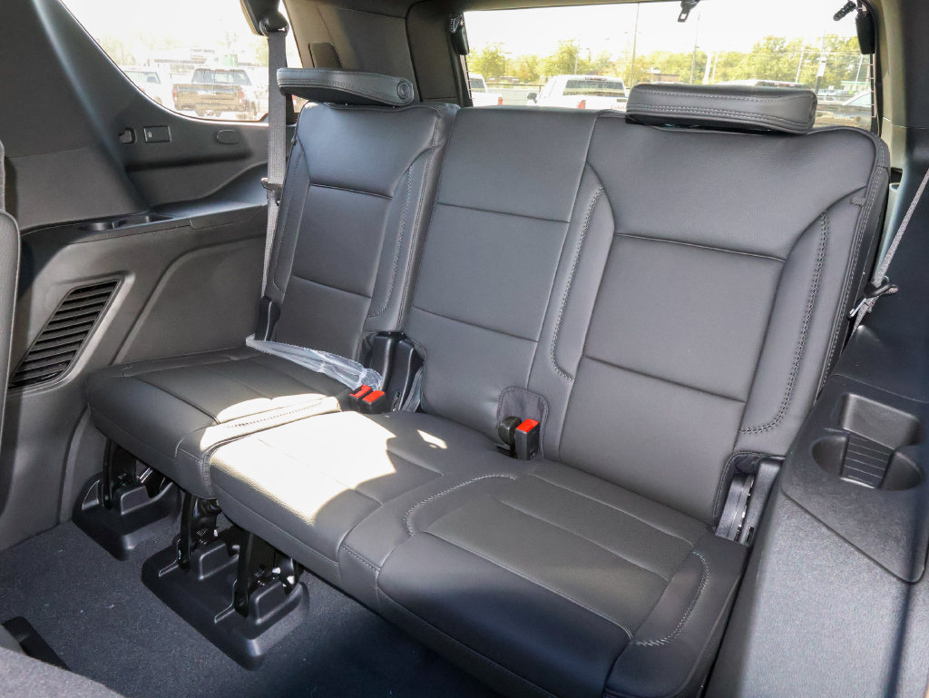New 2027 GMC Yukon Denali w/ Denali Reserve Package AWD/4WD image 15