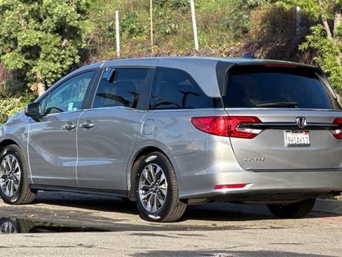 Certified 2023 Honda Odyssey EX-L image 6