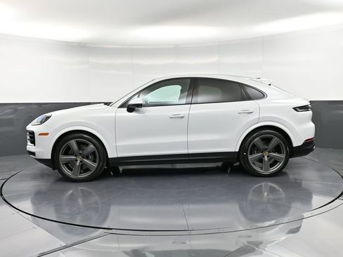 Certified 2024 Porsche Cayenne Coupe AWD/4WD image 2