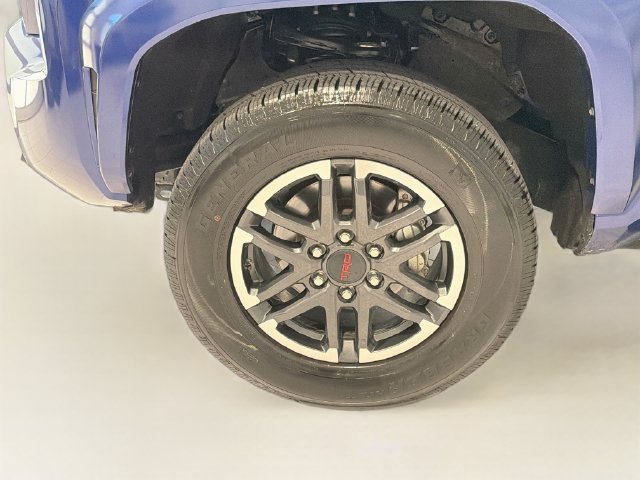 Used 2025 Toyota Tacoma TRD Sport AWD/4WD image 25