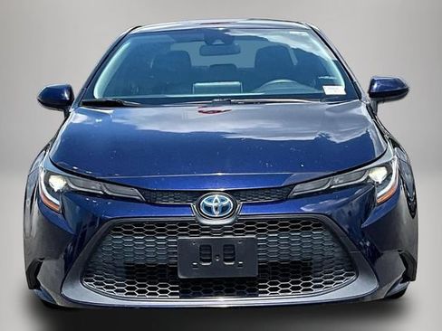 Used 2021 Toyota Corolla LE FWD image 3