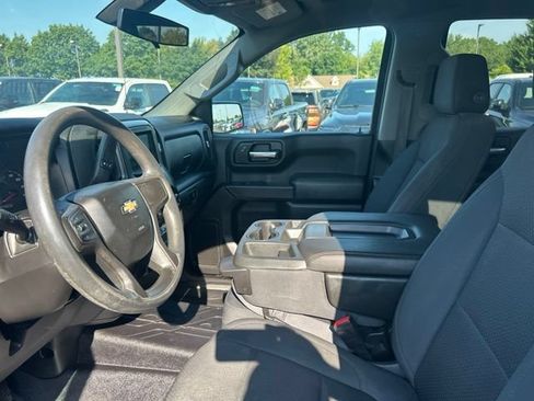 Used 2019 Chevrolet Silverado 1500 Custom w/ Custom Value Package AWD/4WD image 10