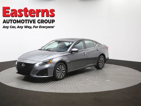 Used 2023 Nissan Altima 2.5 SV w/ SV Premium Package AWD/4WD image 56