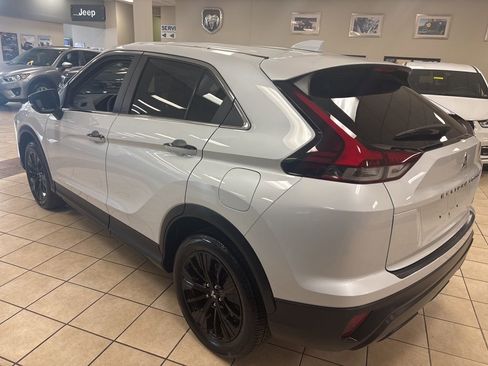 Used 2022 Mitsubishi Eclipse Cross LE image 5