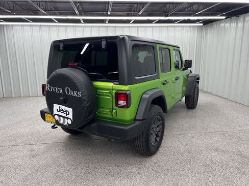 Used 2025 Jeep Wrangler Sport S image 6