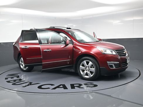 Used 2017 Chevrolet Traverse Premier image 24