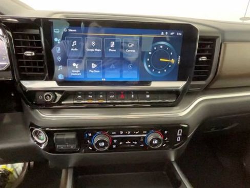 Used 2023 Chevrolet Silverado 1500 High Country w/ High Country Premium Package AWD/4WD image 31