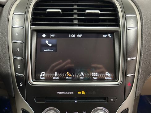 Used 2019 Lincoln Nautilus Select AWD/4WD image 7