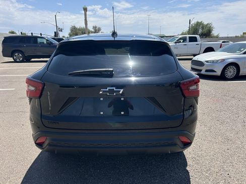 Used 2024 Chevrolet Trax LS w/ Driver Confidence Package FWD image 4