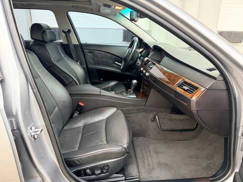 Used 2007 BMW 530xi Wagon image 14