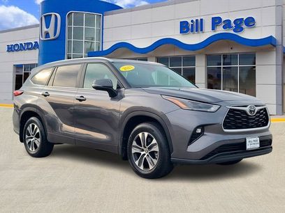 Used 2023 Toyota Highlander XLE