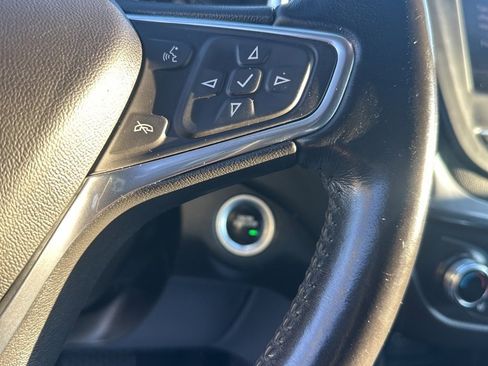 Used 2020 Chevrolet Equinox LT image 25