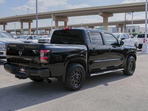 Used 2022 Nissan Frontier SV RWD image 6