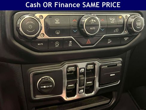 Certified 2019 Jeep Wrangler Unlimited Sahara AWD/4WD image 22