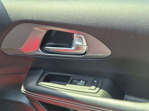 Used 2025 Chrysler Pacifica Select FWD image 32