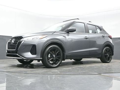 Certified 2024 Nissan Kicks SV w/ Exterior Package image 17