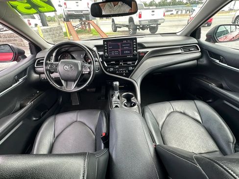 Used 2023 Toyota Camry XSE FWD image 17