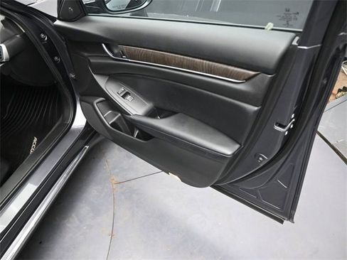 Used 2022 Honda Accord Touring image 38