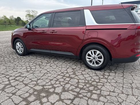 Used 2024 Kia Carnival LX FWD image 33