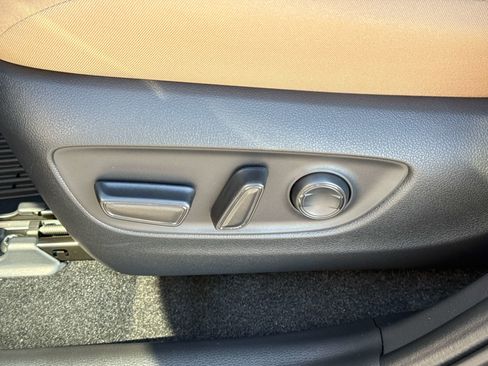 New 2025 Toyota RAV4 XLE image 27