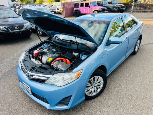 Used 2012 Toyota Camry LE FWD image 10